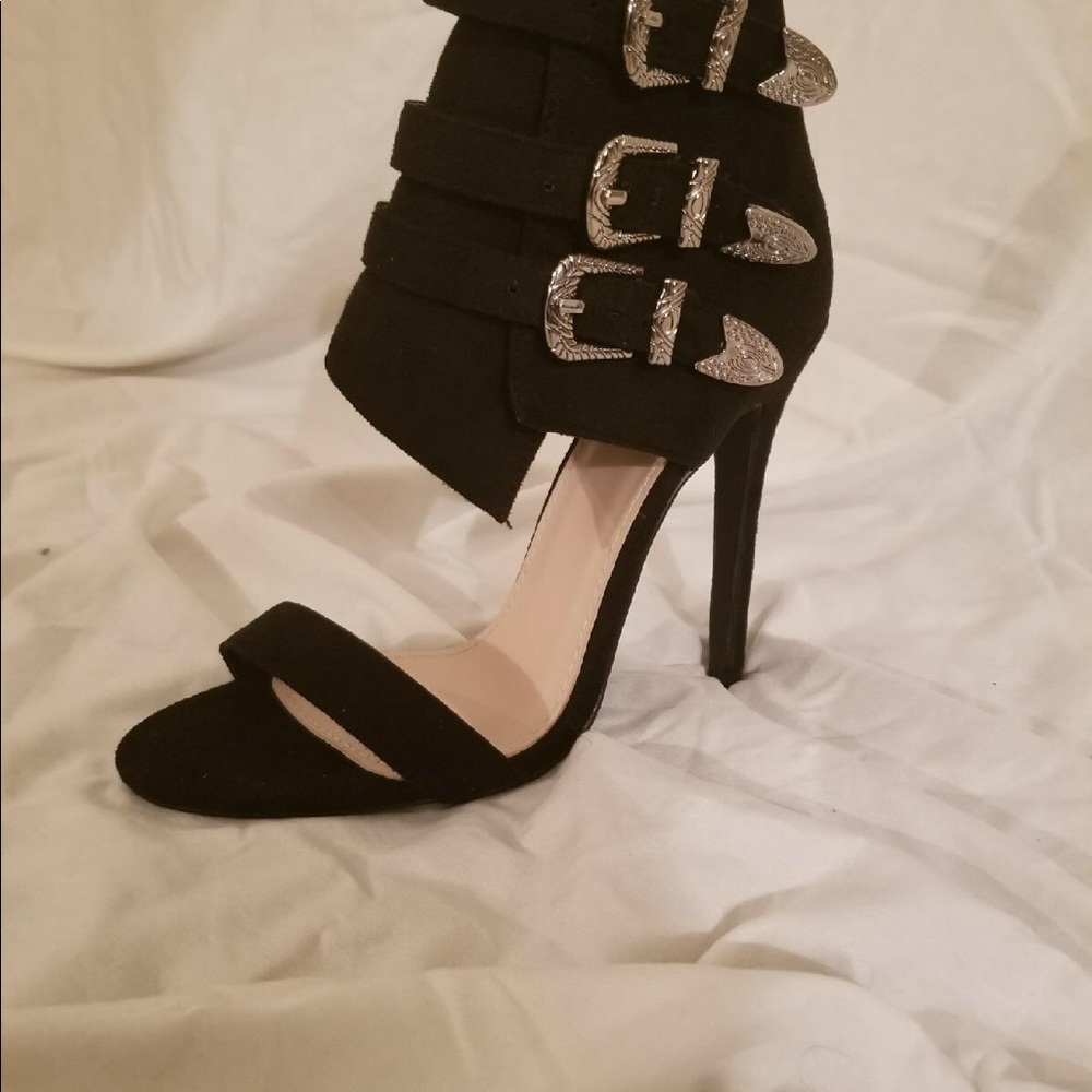 🌺Black Stallion Heels Sz 9🌺